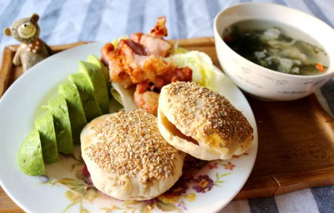 怎么打烧饼不发硬发干：煎烤需注意